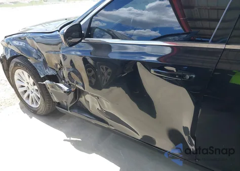 2013 Chrysler 300 Motown z USA, uszkodzony, nr VIN 2C3CCAAG5DH530184